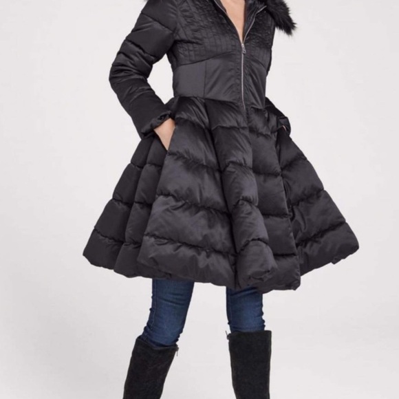 VENUS Black Puffer Coat with Faux Fur Trim - Picture 2 of 6